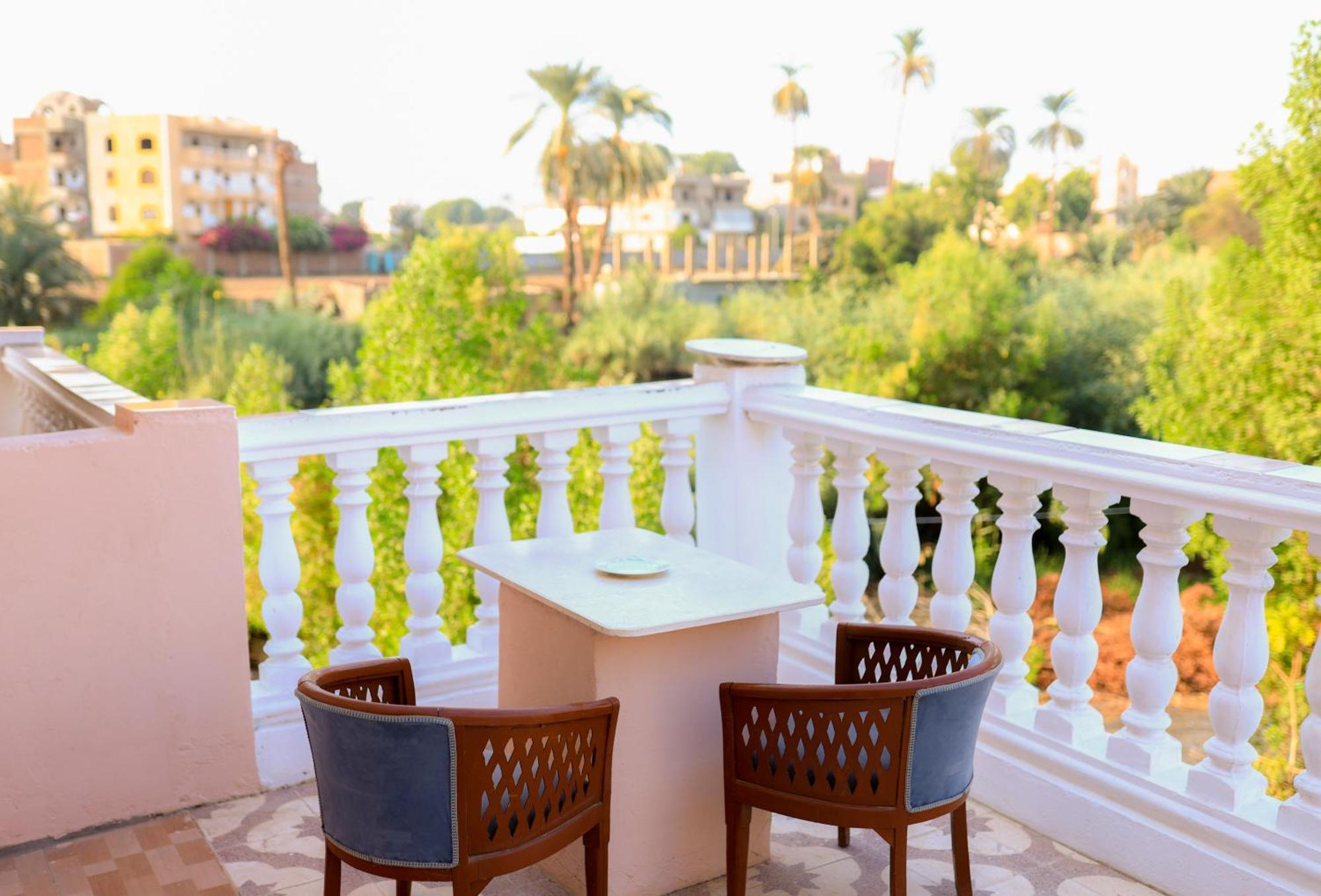 Апартаменти Luxor Nile View Flats Екстер'єр фото