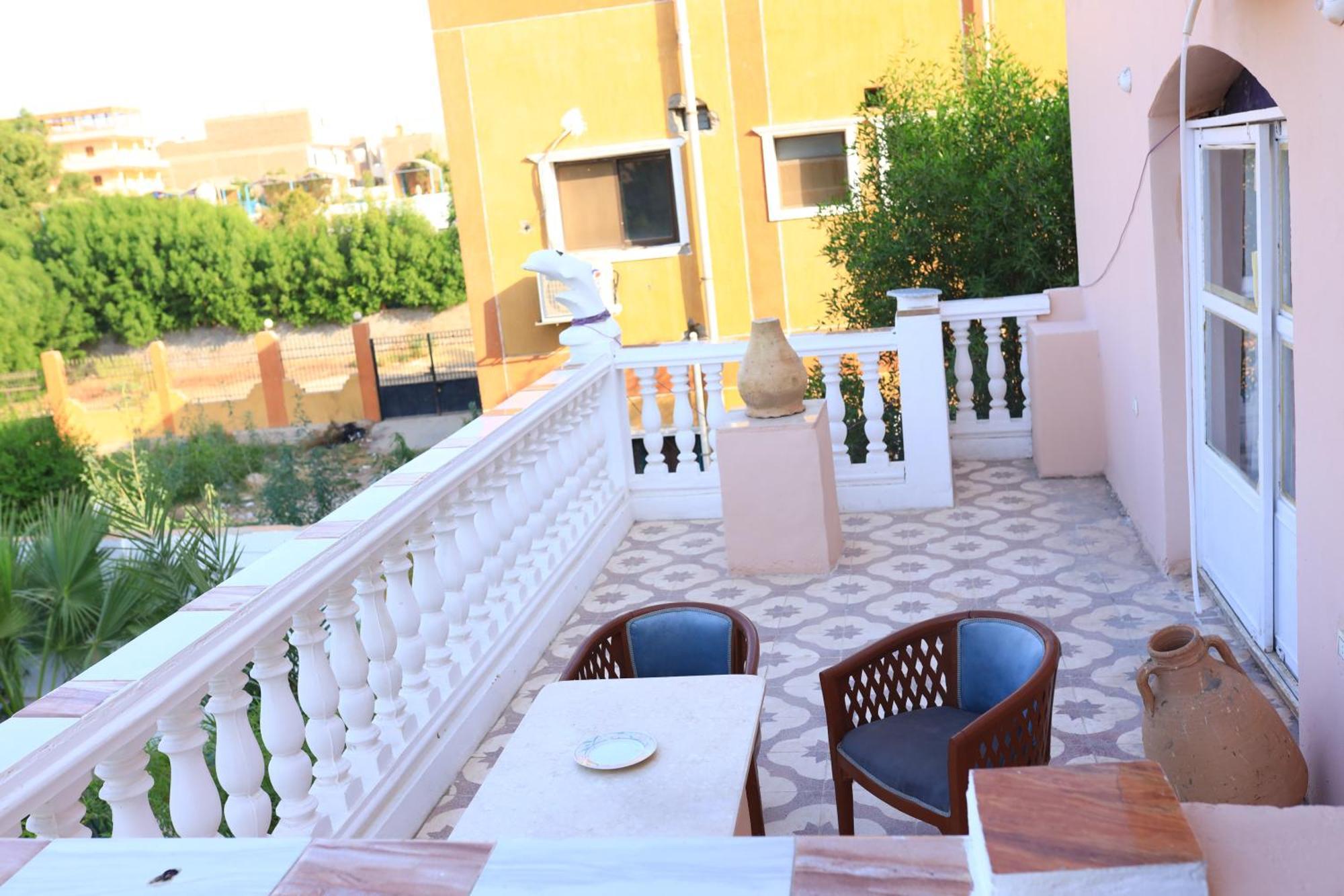 Апартаменти Luxor Nile View Flats Екстер'єр фото